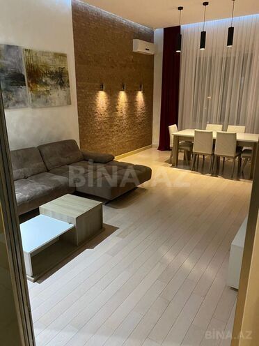 Сдаётся 3-комн. новостройка 110 м², м. Низами, photo 1 from 22