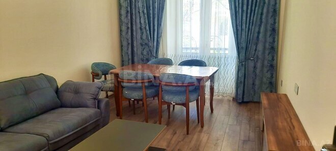 Сдаётся 4-комн. вторичка 100 м², м. Низами, photo 1 from 16