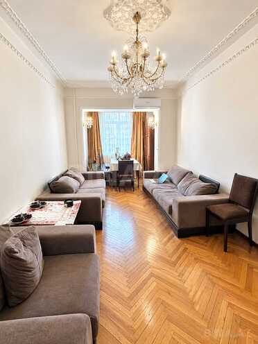 Satılır 3 otaqlı köhnə tikili 87 m², Memar Əcəmi m., photo 1 from 11