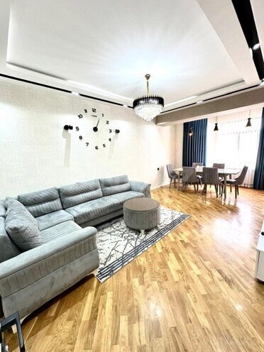 Сдается 3-комн. новостройка 105 м², м. Нефтчиляр, photo 3 from 9