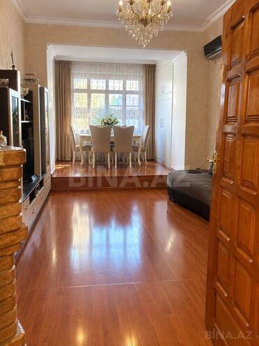 Satılır 3 otaqlı köhnə tikili 70 m², 28 May m., photo 3 from 10