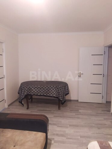 Сдаётся 3-комн. вторичка 65 м², м. Нефтчиляр, photo 3 from 16