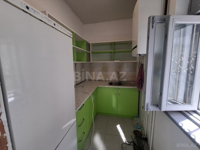 Satılır 4 otaqlı köhnə tikili 105 m², Sahil m., photo 12 from 16