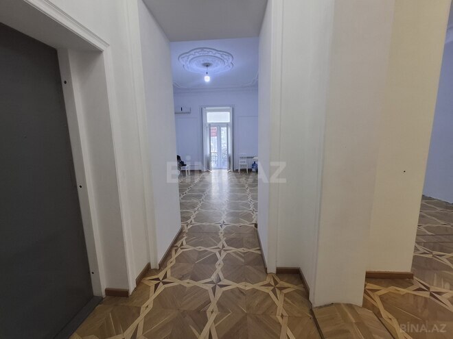 Satılır 4 otaqlı köhnə tikili 105 m², Sahil m., photo 10 from 16