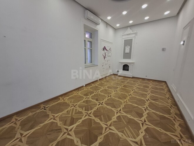 Satılır 4 otaqlı köhnə tikili 105 m², Sahil m., photo 6 from 16