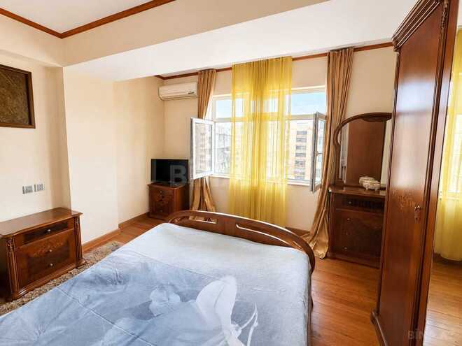 Satılır 3 otaqlı köhnə tikili 72 m², 28 May m., photo 15 from 28