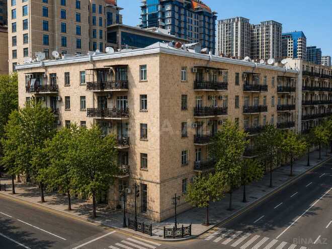 Продается 3-комн. вторичка 70 м², м. 28 мая, photo 1 from 27