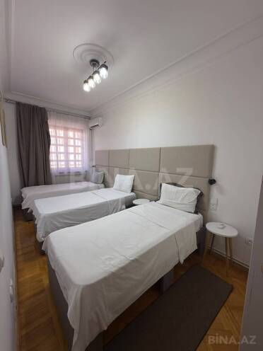 Satılır 3 otaqlı köhnə tikili 83 m², Sahil m., photo 5 from 13