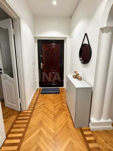 Satılır 3 otaqlı köhnə tikili 70 m², Nəsimi r., photo 1 from 10