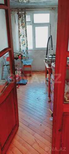 Satılır 4 otaqlı köhnə tikili 70 m², İnşaatçılar m., photo 1 from 9