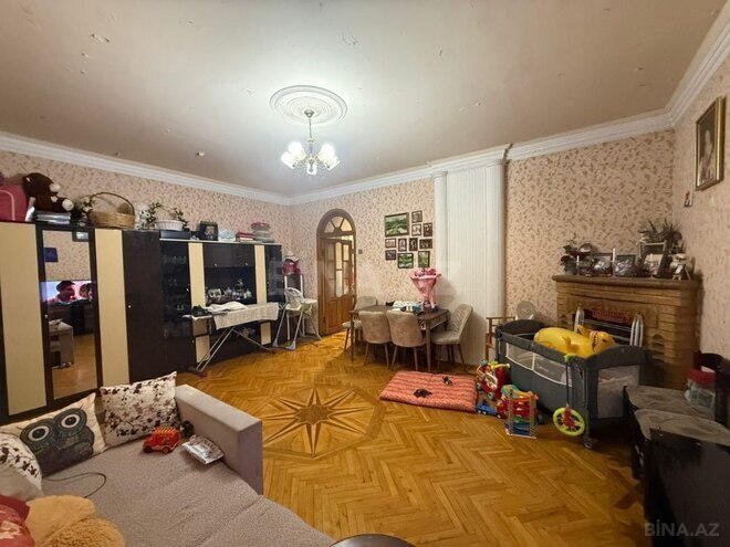 Satılır 3 otaqlı köhnə tikili 80 m², Bakıxanov q., photo 1 from 12