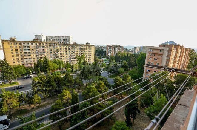 Продается 3-комн. вторичка 70 м², м. Ахмедлы, photo 1 from 14