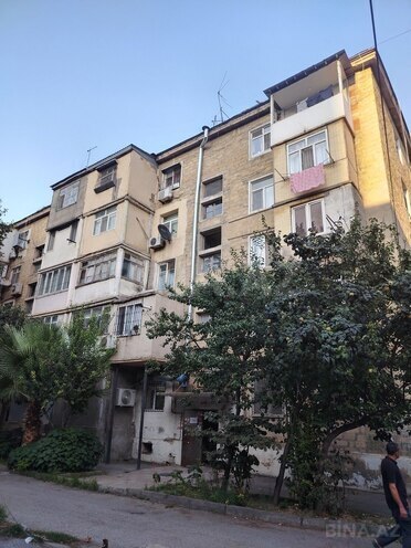 Продаётся 2-комн. вторичка 45 м², м. Элмляр Академиясы, photo 1 from 9