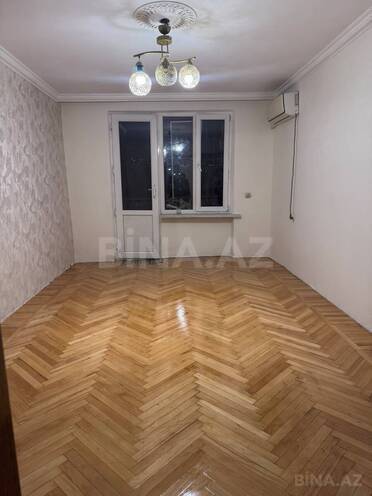 Satılır 2 otaqlı köhnə tikili 55 m², İnşaatçılar m., photo 1 from 19