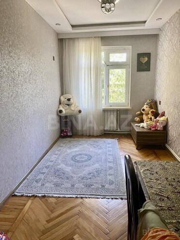 Satılır 4 otaqlı köhnə tikili 75 m², Xalqlar Dostluğu m., photo 1 from 12