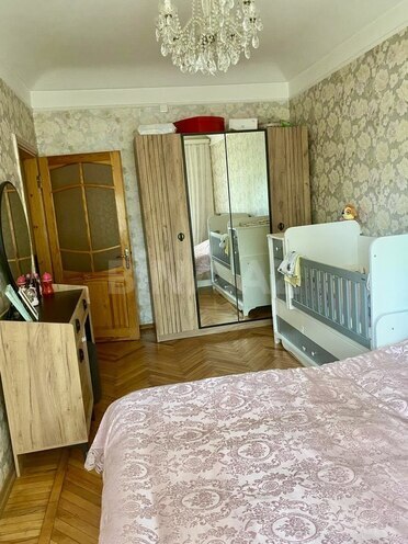 Satılır 4 otaqlı köhnə tikili 75 m², Xalqlar Dostluğu m., photo 4 from 12