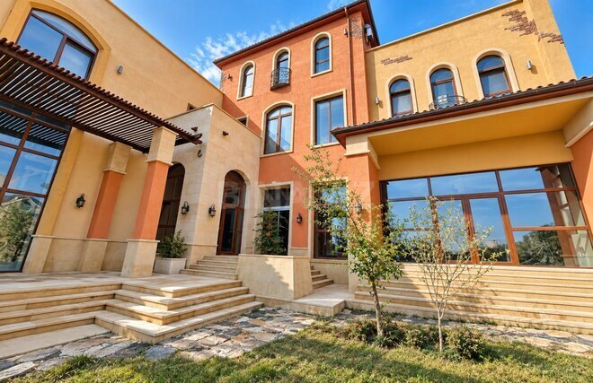 Satılır 10 otaqlı həyət evi/bağ evi 1 650 m², Badamdar q., photo 1 from 23