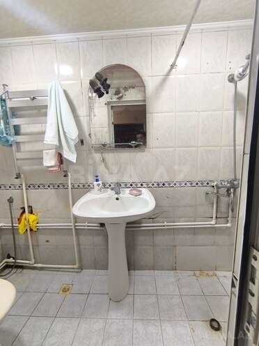 Satılır 2 otaqlı köhnə tikili 55 m², İnşaatçılar m., photo 6 from 9