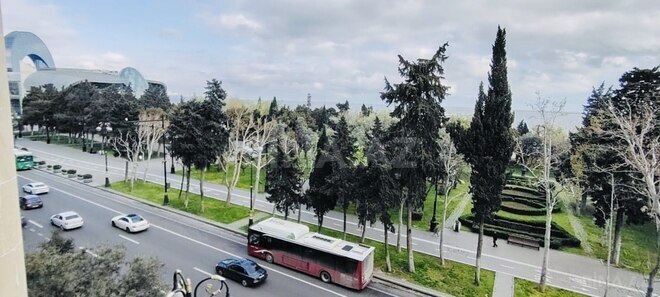 Продаётся 3-комн. вторичка 95 м², м. Сахил, photo 1 from 21