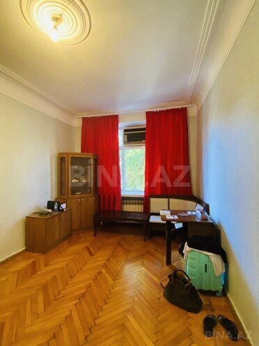 Продаётся 1-комн. вторичка 30 м², м. Низами, photo 3 from 7