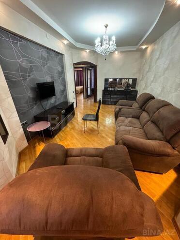 Сдается 3-комн. новостройка 70 м², м. Низами, photo 3 from 9
