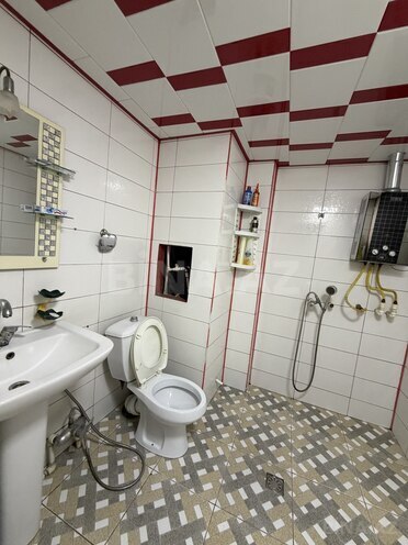 Satılır 4 otaqlı köhnə tikili 100 m², Xalqlar Dostluğu m., photo 19 from 23