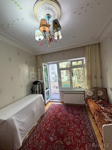 Satılır 4 otaqlı köhnə tikili 100 m², Xalqlar Dostluğu m., photo 13 from 23