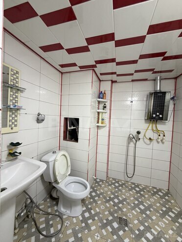 Satılır 4 otaqlı köhnə tikili 100 m², Xalqlar Dostluğu m., photo 18 from 23
