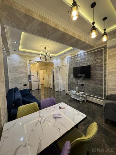 Сдается 3-комн. новостройка 70 м², м. Иншаатчылар, photo 1 from 24
