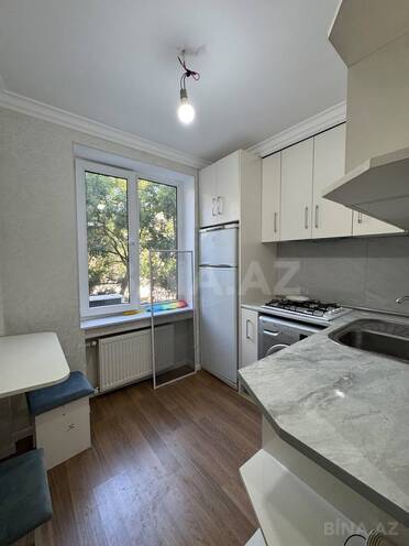 Продаётся 3-комн. вторичка 70 м², м. Элмляр Академиясы, photo 9 from 12