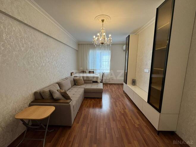 Продаётся 3-комн. вторичка 80 м², м. Иншаатчылар, photo 1 from 14