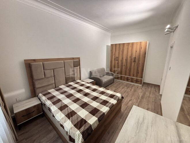 Сдаётся 4-комн. вторичка 120 м², м. Ичеришехер, photo 1 from 21