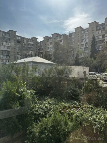 Satılır 2 otaqlı köhnə tikili 70 m², İnşaatçılar m., photo 13 from 14