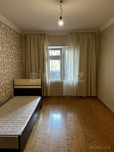 Satılır 2 otaqlı köhnə tikili 70 m², İnşaatçılar m., photo 3 from 14