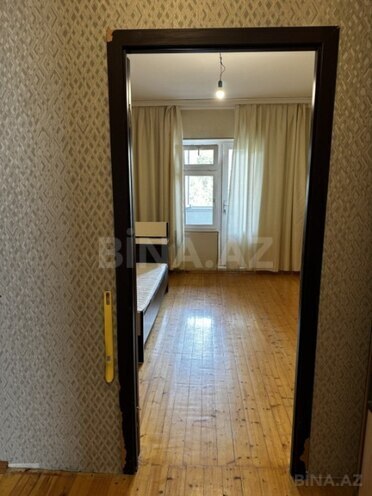 Satılır 2 otaqlı köhnə tikili 70 m², İnşaatçılar m., photo 9 from 14