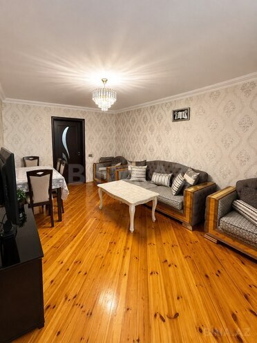 Satılır 3 otaqlı köhnə tikili 70 m², İnşaatçılar m., photo 1 from 13