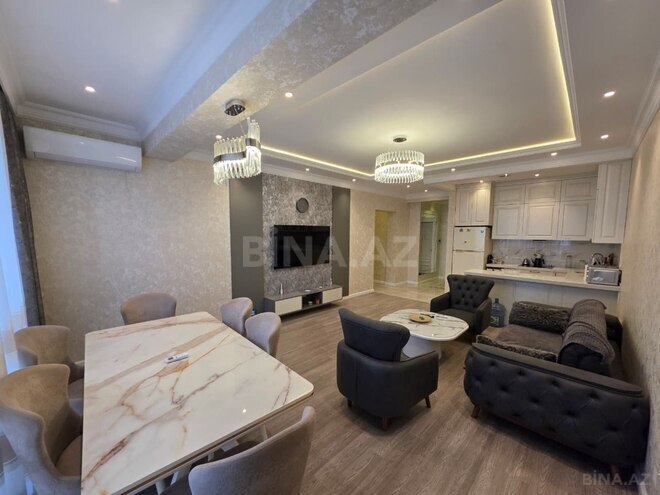 Сдаётся 3-комн. новостройка 108 м², м. Низами, photo 1 from 20