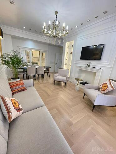 Продаётся 4-комн. новостройка 156 м², Насиминский  р., photo 1 from 32