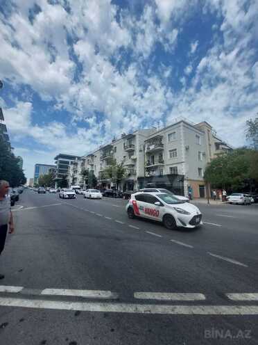 Satılır 2 otaqlı köhnə tikili 55 m², Nəsimi r., photo 1 from 12