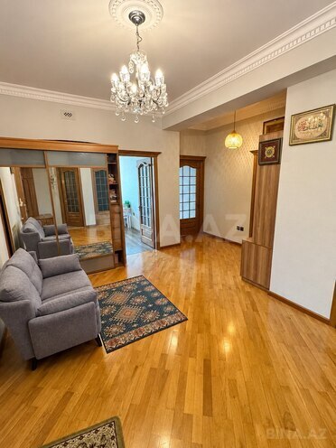 Продаётся 3-комн. новостройка 162 м², м. Элмляр Академиясы, photo 9 from 16