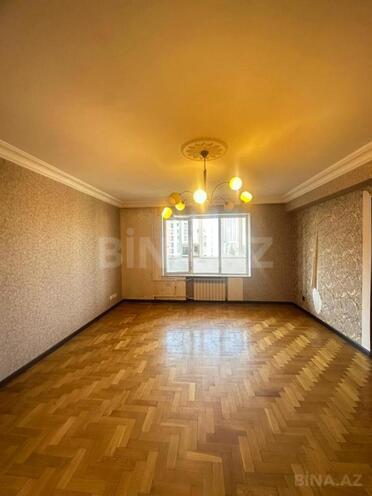 Продаётся 5-комн. вторичка 180 м², м. Низами, photo 1 from 17