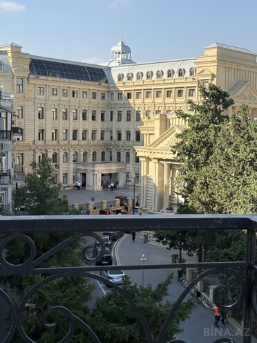 Продается 4-комн. вторичка 134 м², м. Ичеришехер, photo 8 from 32