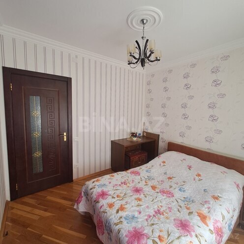 Продается 3-комн. вторичка 90 м², м. Нефтчиляр, photo 12 from 18