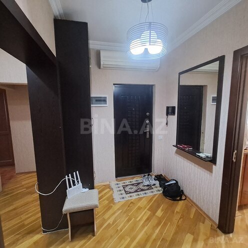 Продается 3-комн. вторичка 90 м², м. Нефтчиляр, photo 3 from 18
