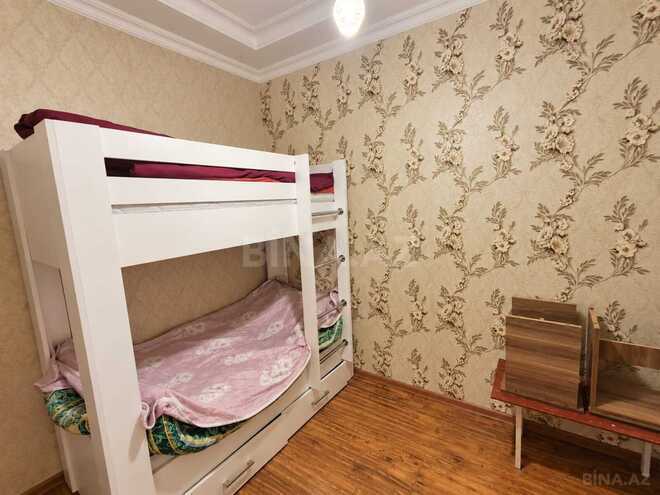 Продается 3-комн. вторичка 45 м², м. Кара Караев, photo 3 from 9