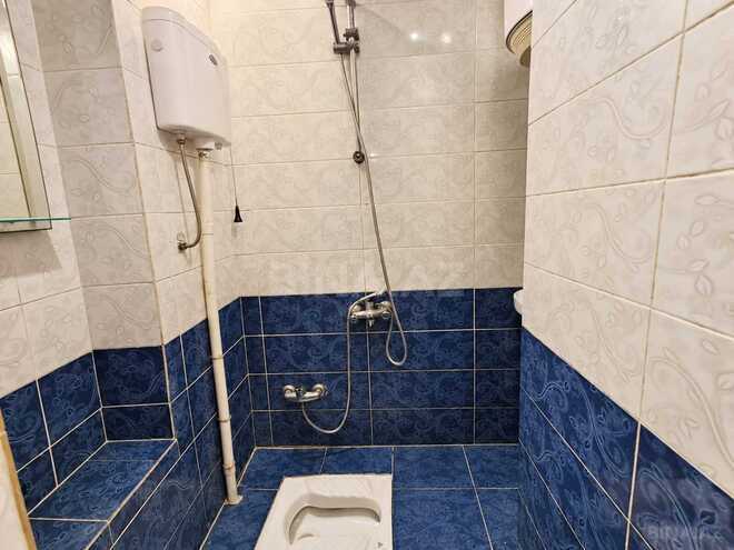Продается 3-комн. вторичка 45 м², м. Кара Караев, photo 6 from 9
