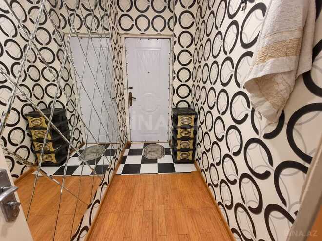 Продается 3-комн. вторичка 45 м², м. Кара Караев, photo 8 from 9