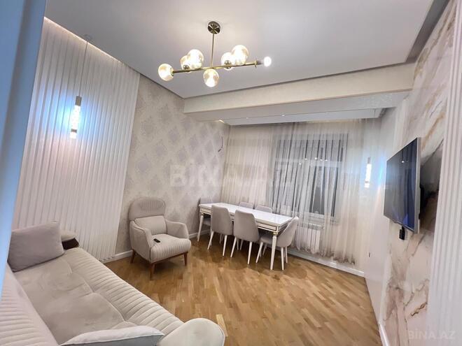 Продается 3-комн. новостройка 80 м², м. Кара Караев, photo 1 from 28
