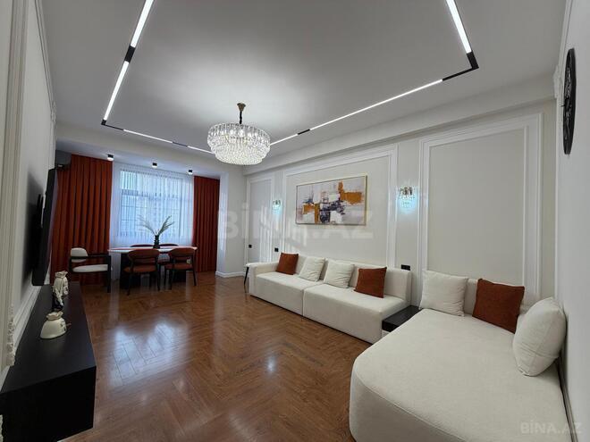 Сдается 2-комн. новостройка 68 м², м. Элмляр Академиясы, photo 3 from 9
