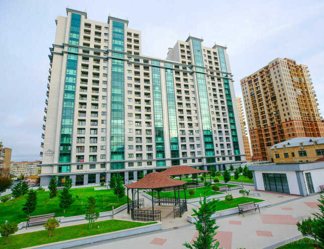 Сдается 4-комн. новостройка 180 м², м. Иншаатчылар, photo 1 from 17